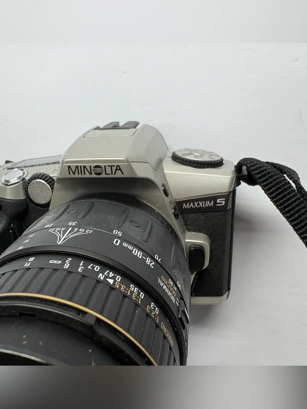 Minolta Maxxum 5 Film SLR Camera with 28-90 mm Lens. Tested & Working.